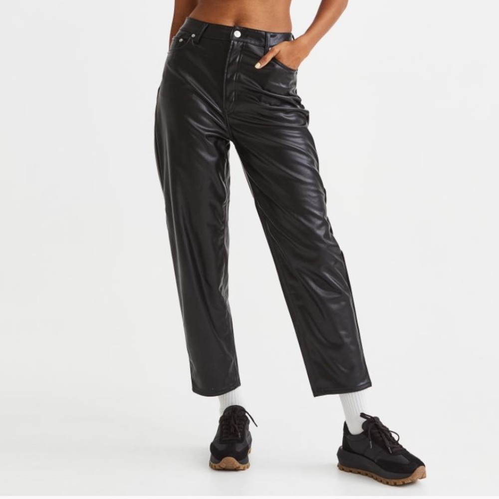 BNWOT Faux leather mom pants in black | H&M